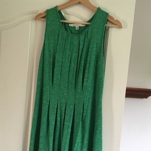 Cute & Comfy Green Max Studio dress